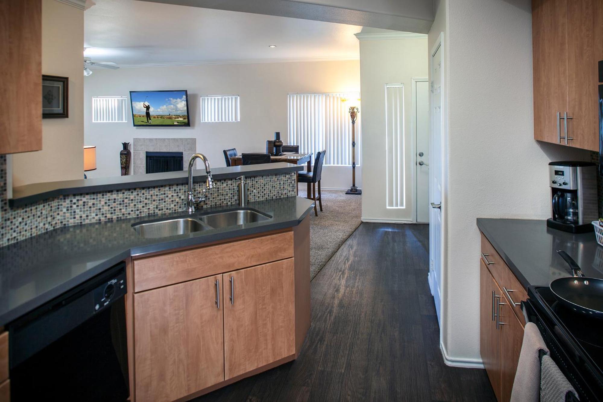 Luxury Condos By Meridian Condoresorts- Scottsdale Room photo